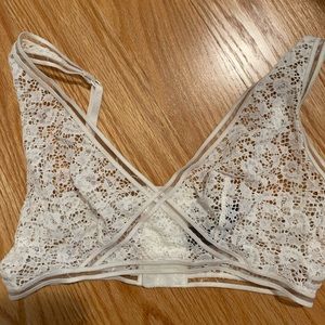 VICTORIA SECRET lacey bra